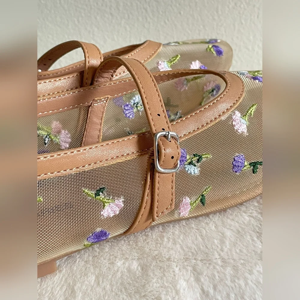 No Boundaries Floral Embroidered Women's Shoes - Tan - Picture 4 of 7